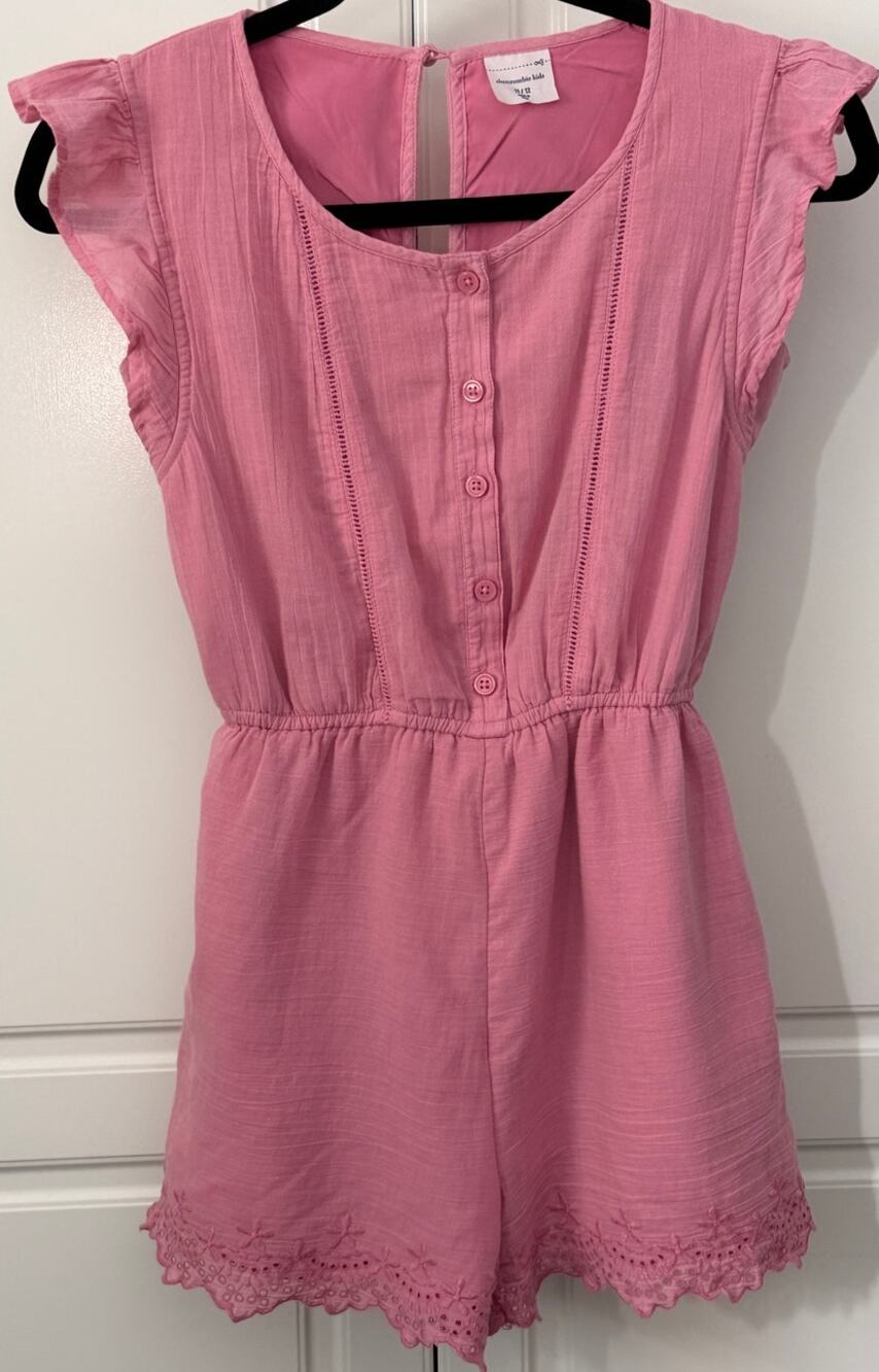 Abercrombie Kids Flutter Sleeve Eyelet Romper in Cashmere Rose Size 11/12